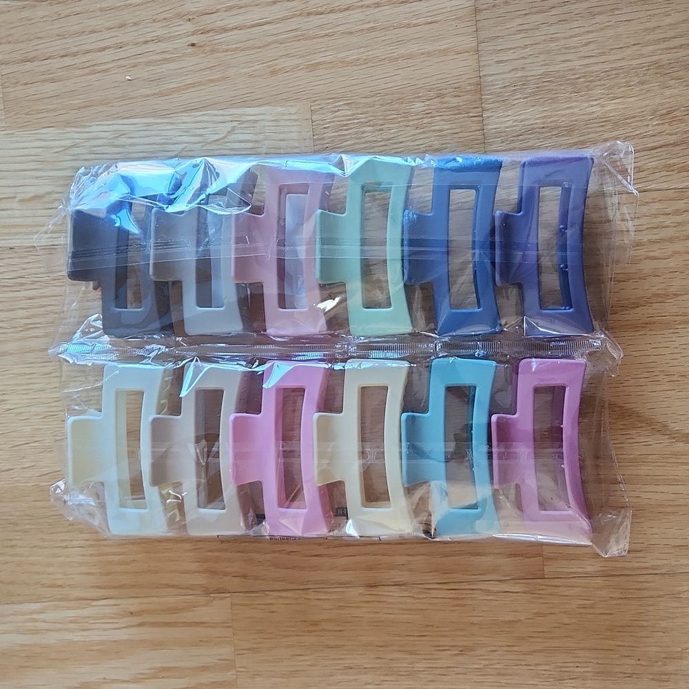 NWT 12 Set Hair Clips